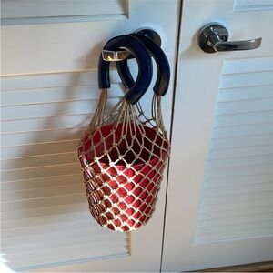 Staud bucket leather bag.
Perfect condition.